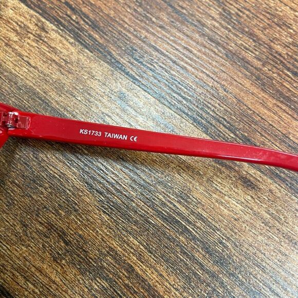 Unbranded Women's Red & Black Pointed Cat Eye Frame Sunglasses - Picture 3 of 3